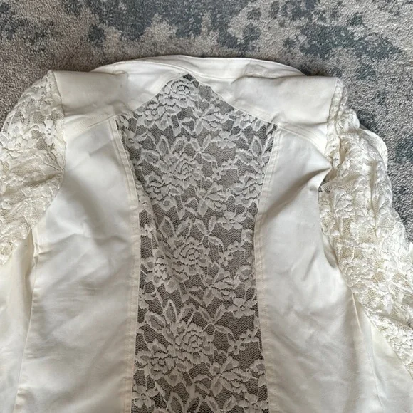 Material Girl Ivory Lace Women's Blazer - Picture 3 of 3